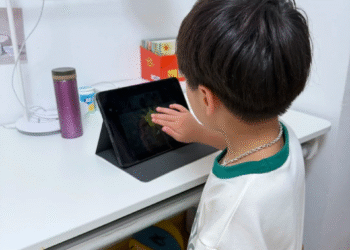 CÁCH HỌC TIẾNG ANH ONLINE CHO TRẺ EM QUA VIDEO SINH ĐỘNG