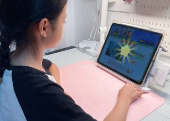 HỌC GIAO TIẾP TIẾNG ANH ONLINE: CÁCH GIÚP CON TỰ TIN KẾT BẠN QUỐC TẾ NGAY TỪ BÂY GIỜ