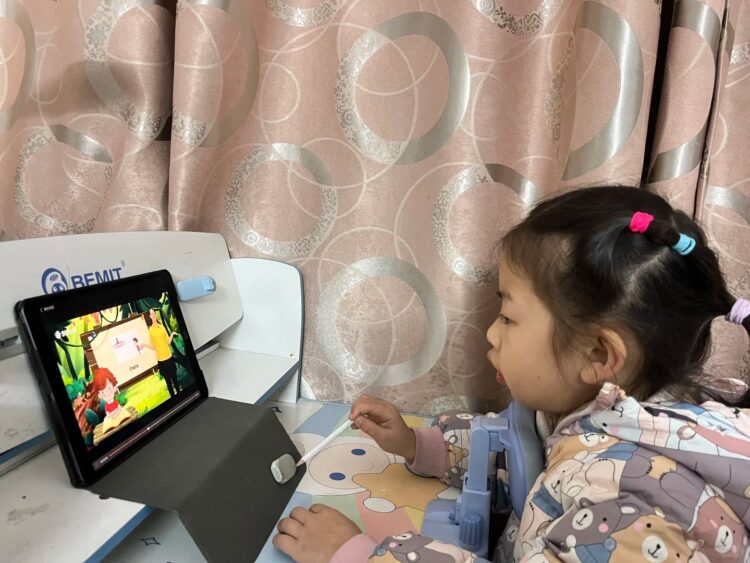 HỌC GIAO TIẾP TIẾNG ANH ONLINE VỚI GIÁO VIÊN NƯỚC NGOÀI