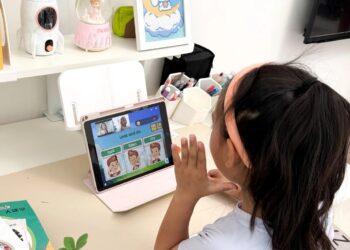 KHÓA HỌC TIẾNG ANH TRẺ EM: GIẢI PHÁP CHO CHA MẸ TỰ DẠY CON KHÔNG HIỆU QUẢ