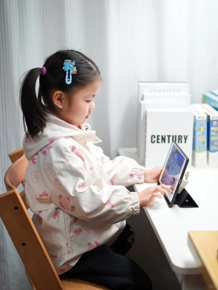 HỌC TIẾNG ANH GIAO TIẾP ONLINE QUA CÁC NỀN TẢNG MIỄN PHÍ